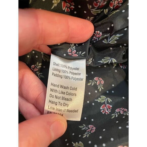 True Craft Women's Puffer Vest Navy Blue Size L Snap Closure Casual - Picture 9 of 10